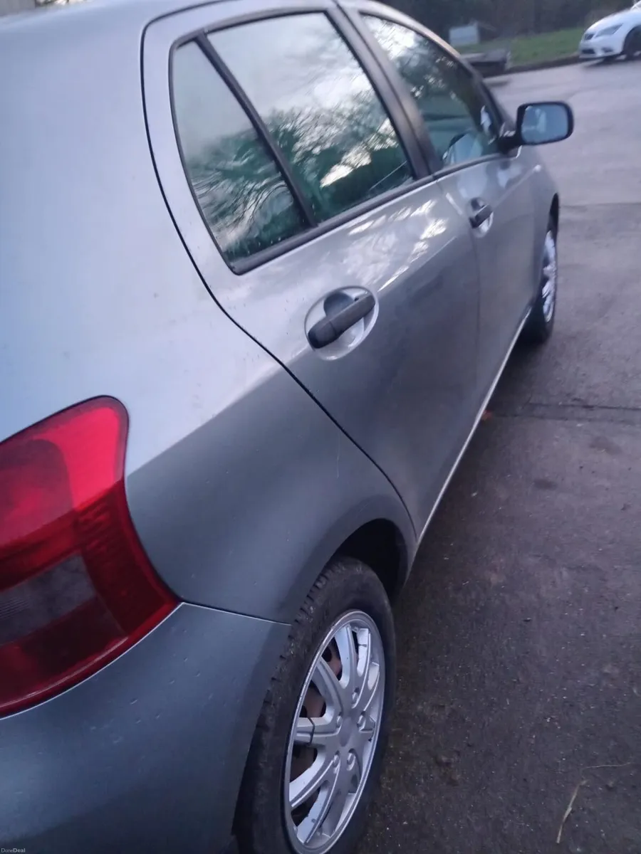 Toyota Yaris 2008 - Image 4
