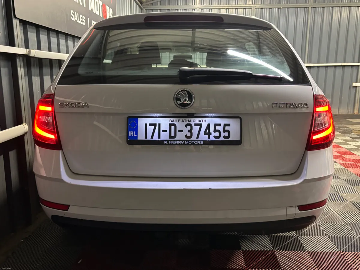 2017 Skoda  Octavia AMBITION 1.6TDI 115HP - Image 2