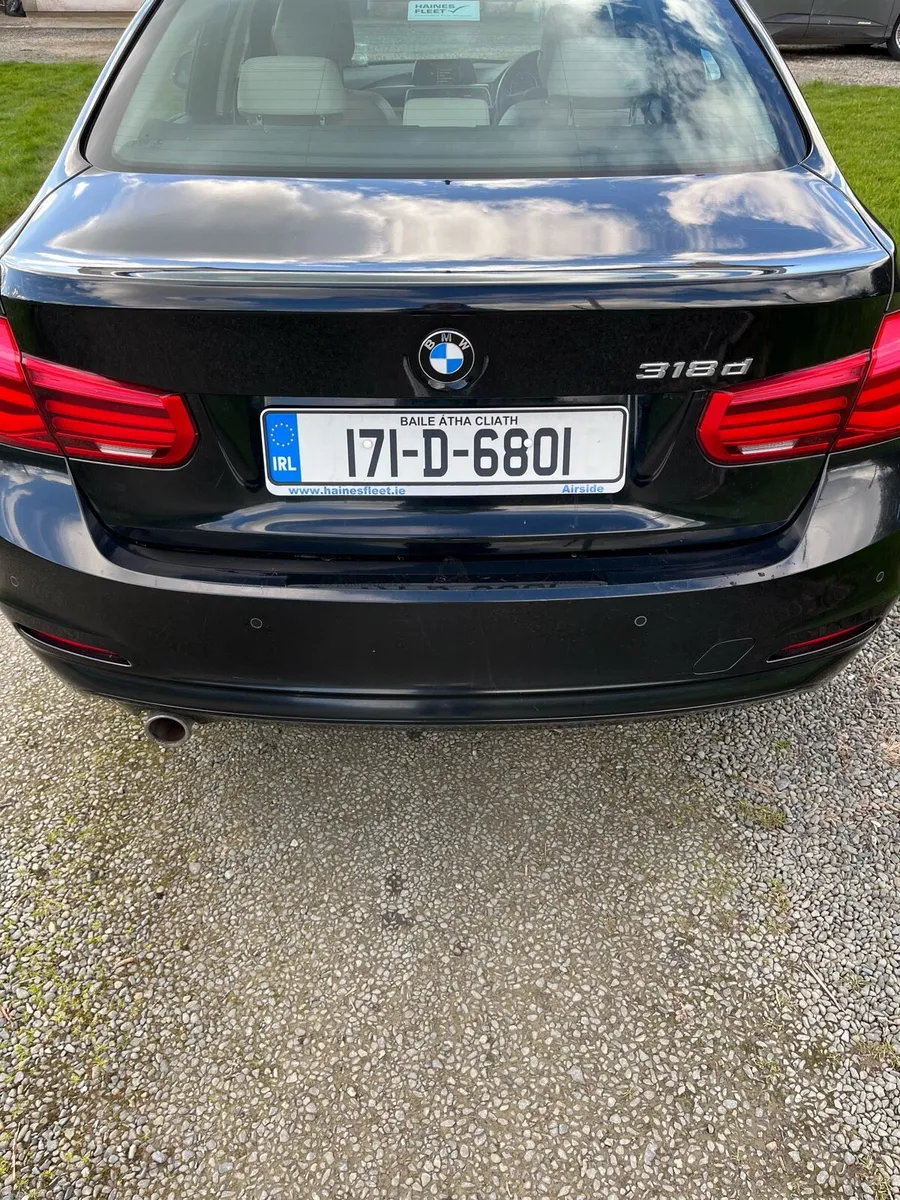 BMW 3 Series 2017 - Image 4