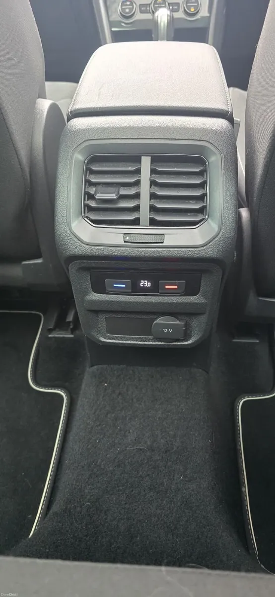 Volkswagen Tiguan 2017 - Image 2