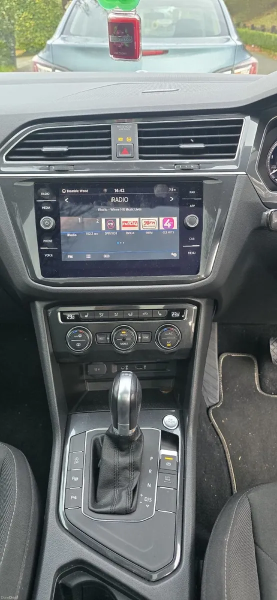 Volkswagen Tiguan 2017 - Image 3