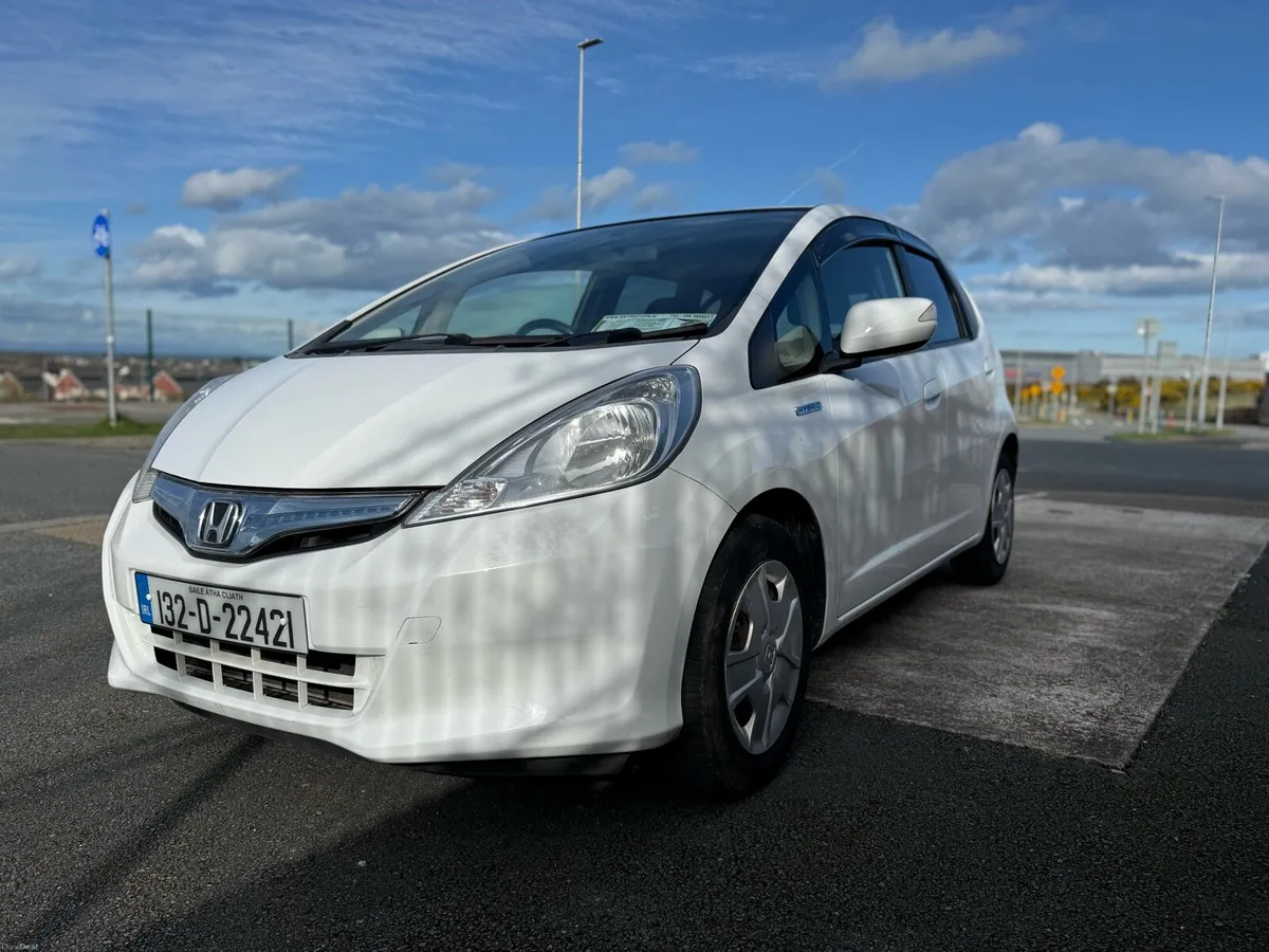 132 Honda Fit / Jazz Hybrid 1.3 Automatic NCT TAX - Image 4