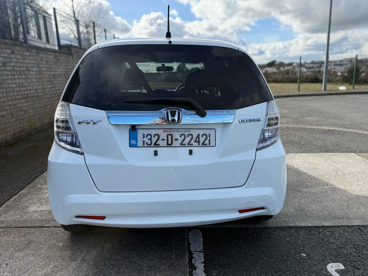 132 Honda Fit / Jazz Hybrid 1.3 Automatic NCT TAX - Image 2