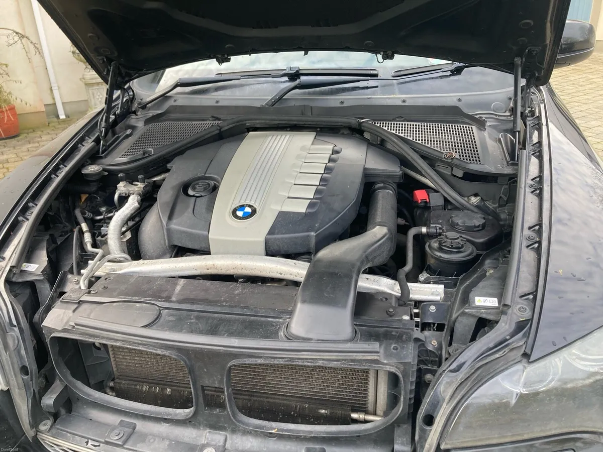 Bmw x6 commercial - Image 4