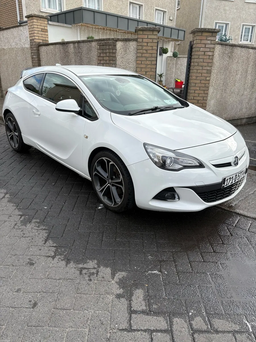 Vauxhall Astra GTC - Image 1