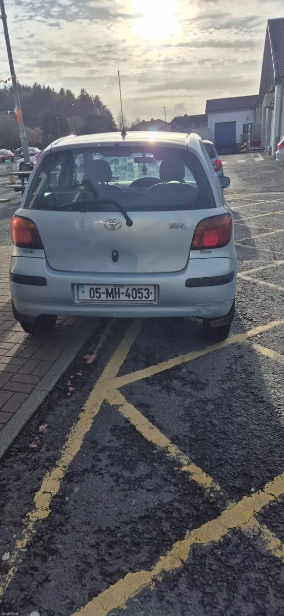Toyota Yaris 2005 - Image 3