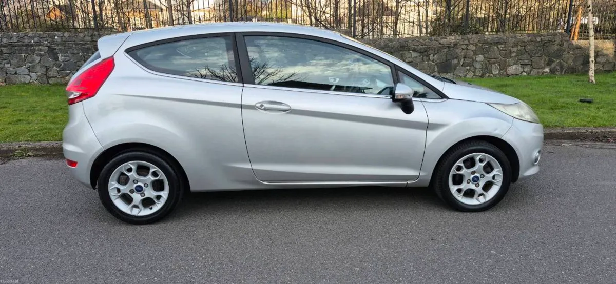 2011 ford fiesta 45,000 MILES .NCT 3/27 - Image 2