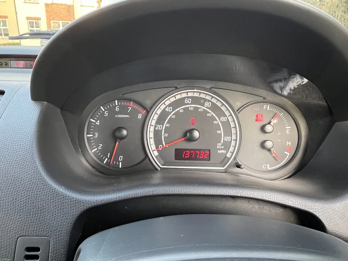 Suzuki Swift 2009 - Image 4