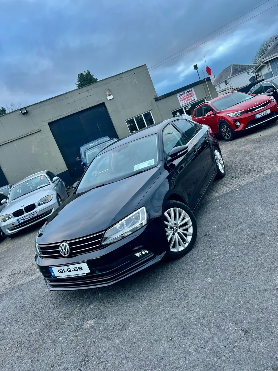 181 VW Jetta Highline 2.0 - Image 1