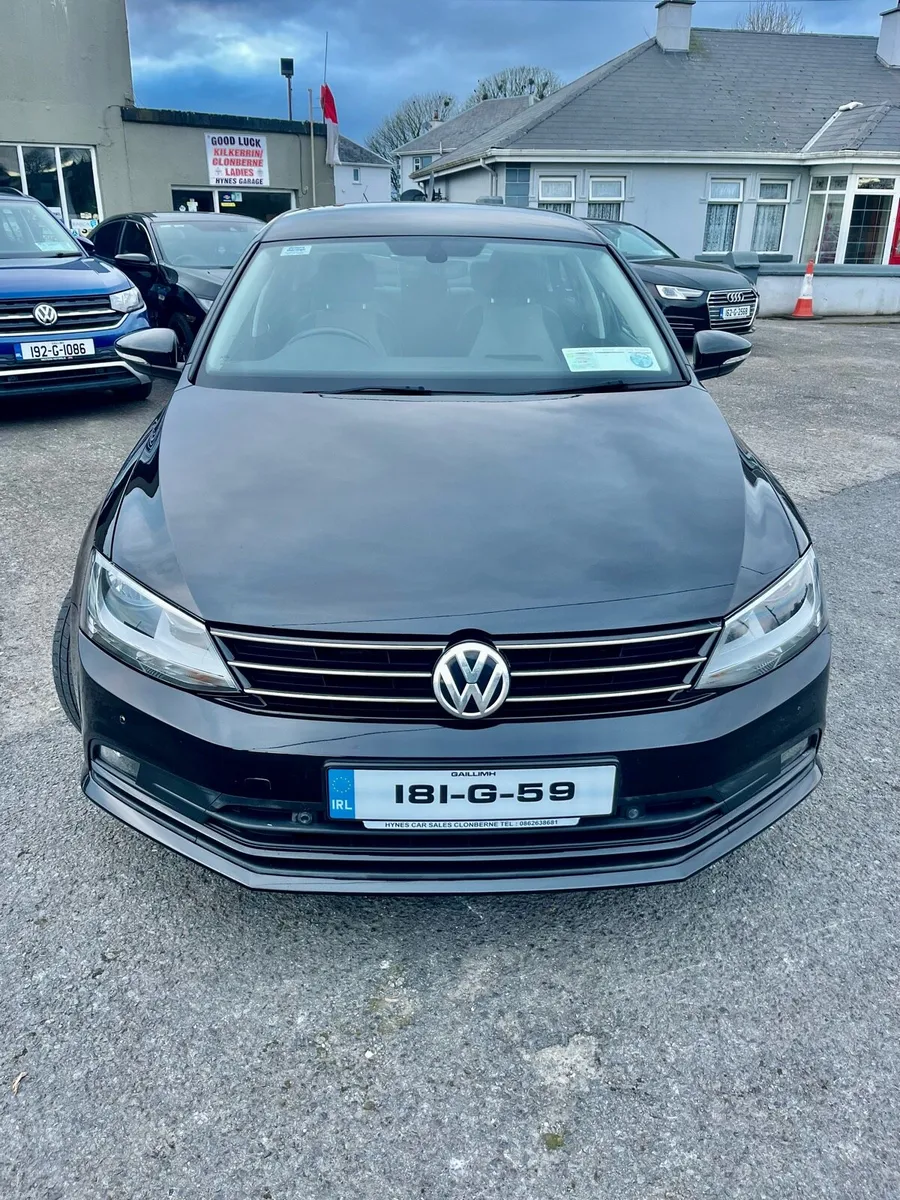 181 VW Jetta Highline 2.0 - Image 3