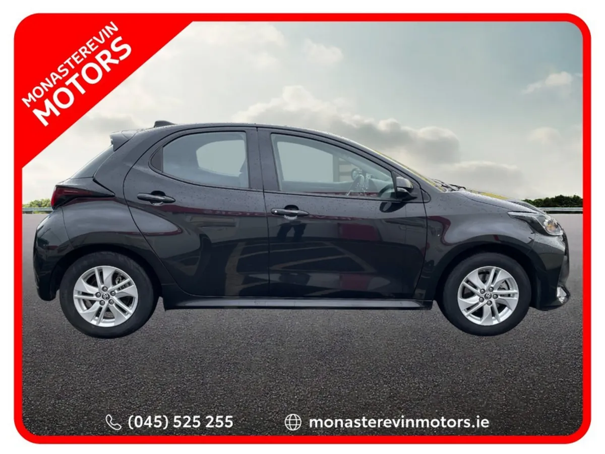 Toyota Yaris 1.5 HYBRID LUNA 4DR AUTO - Image 5