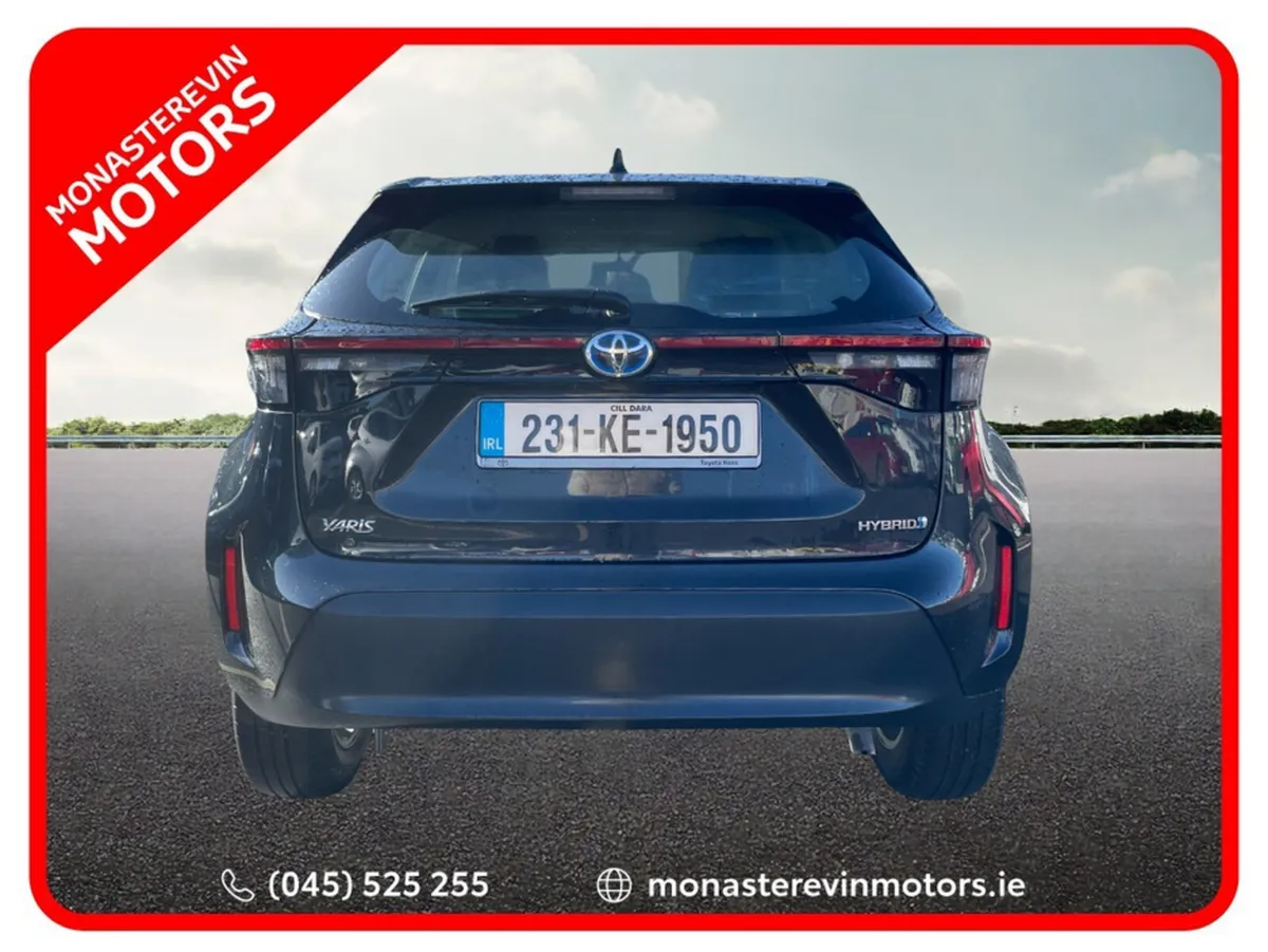 Toyota Yaris CR LUNA 4DR AUTO - Image 4