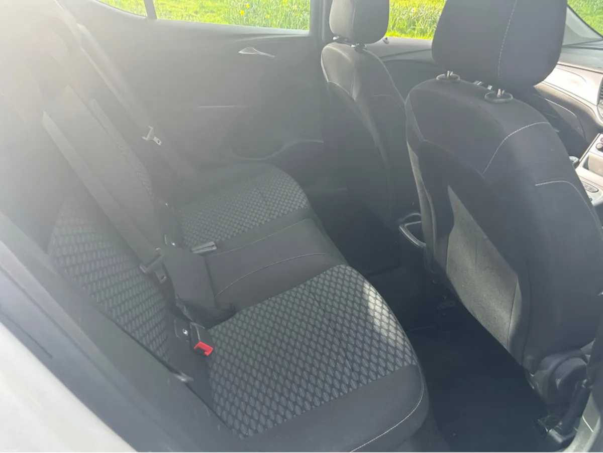 Opel Astra Vauxhall 1.6 CDTI DESIGN ECOTEC S S/S 5 - Image 6