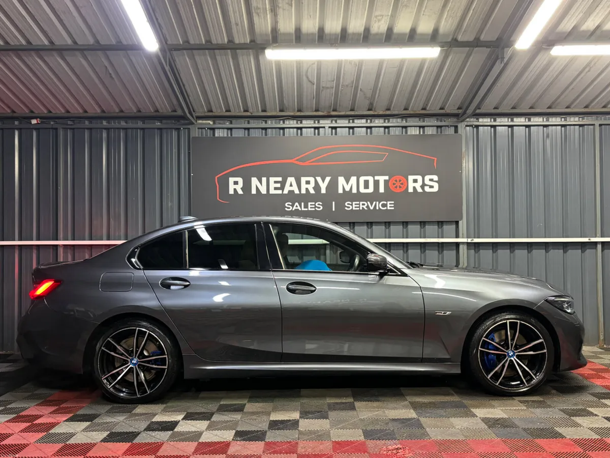 2021 212 BMW 3-Series 330e M-Sport Plus Auto - Image 4