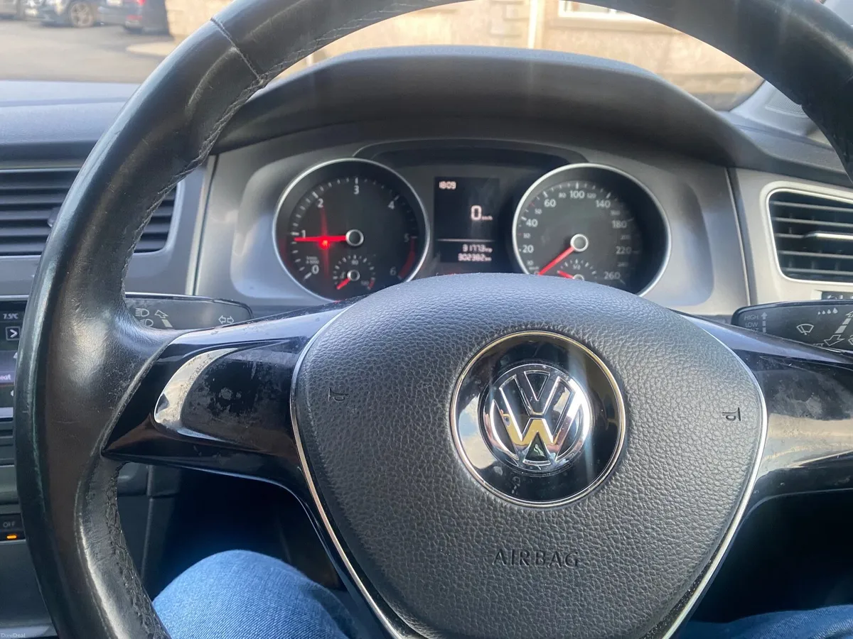 Volkswagen Golf 2013 - Image 2