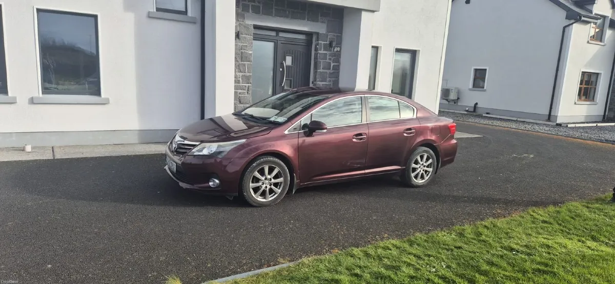Toyota Avensis 2012 - Image 2
