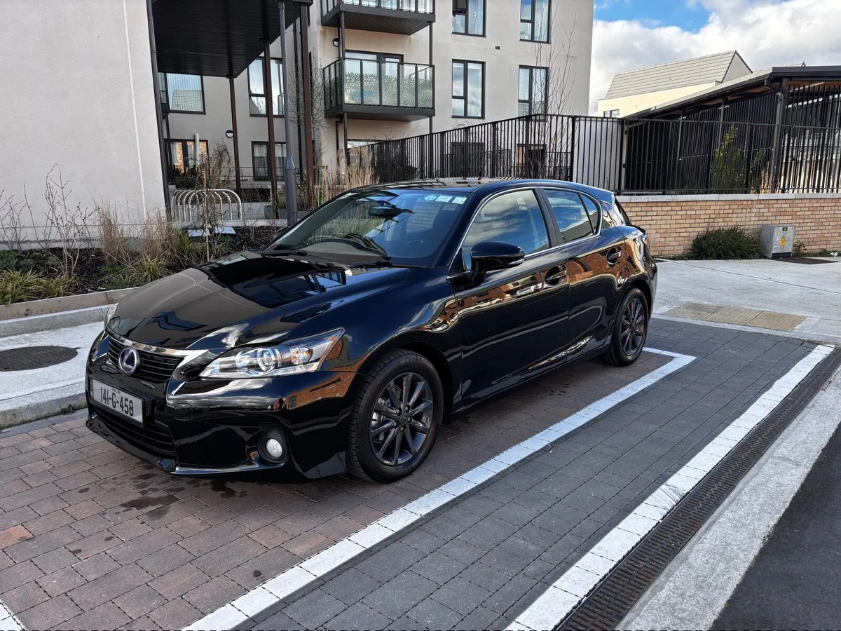 Lexus CT 2014 - Image 1