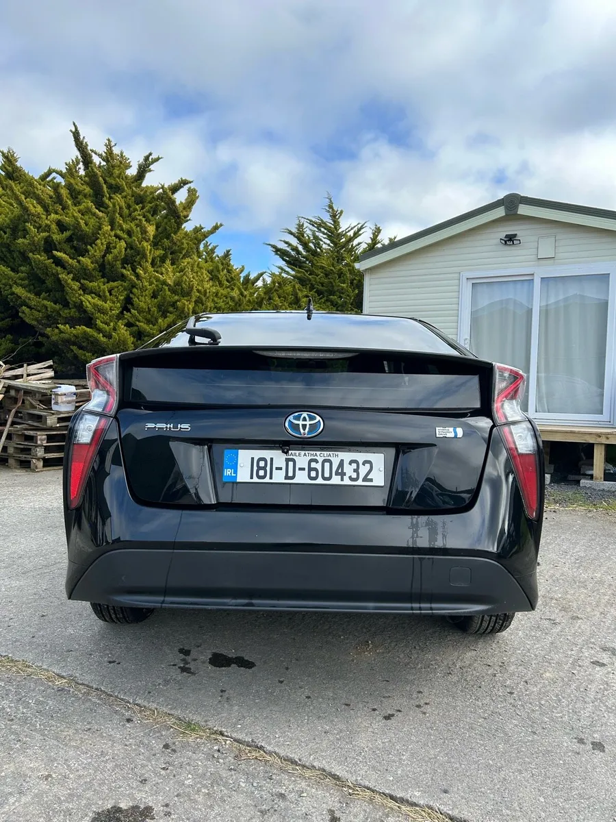 Toyota Prius Hybrid 2018 - Image 4