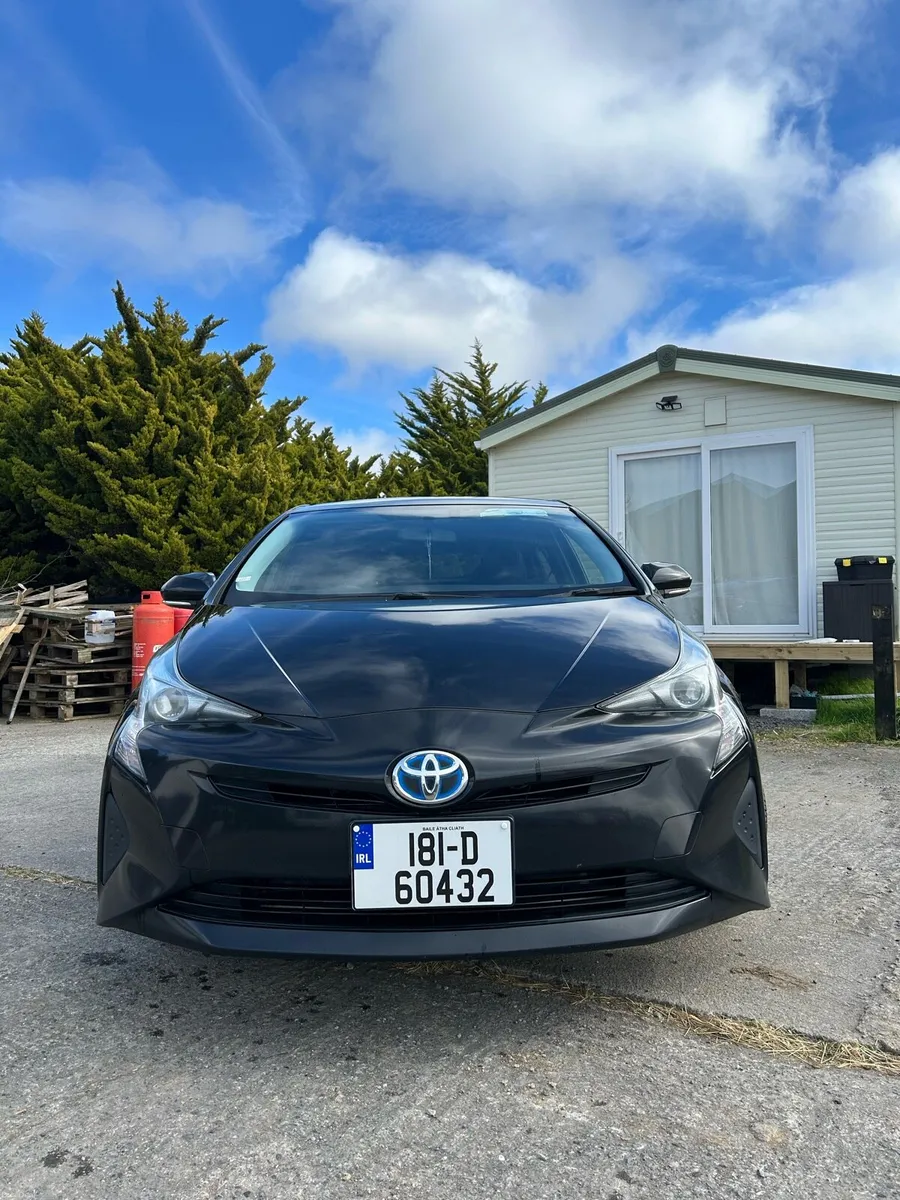 Toyota Prius Hybrid 2018 - Image 2