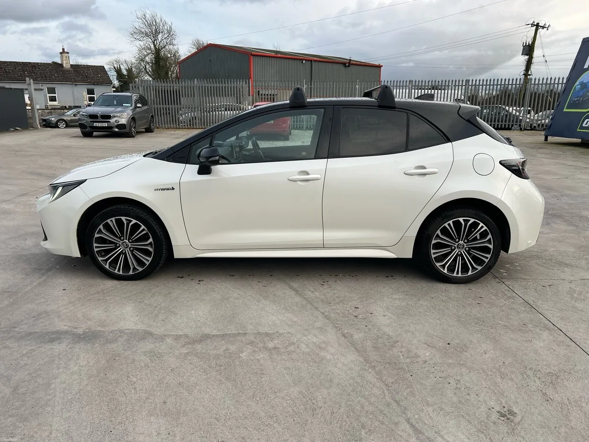 Toyota Corolla Sport - Image 4