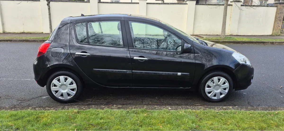 10 Renault Clio NEW NCT 03/27 - Image 3