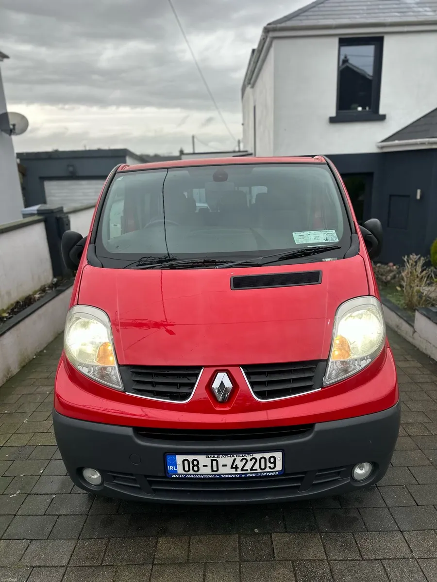 Renault traffic passenger 8+1 - Image 1