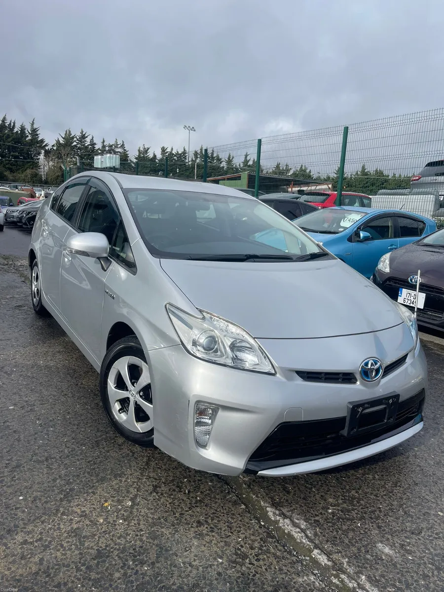 Toyota prius - Image 3