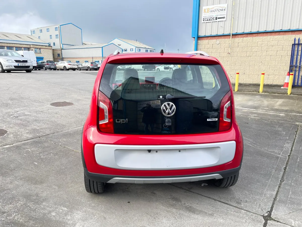 2015 Volkswagen Cross up! 5DR AUTO//NEW NCT - Image 6