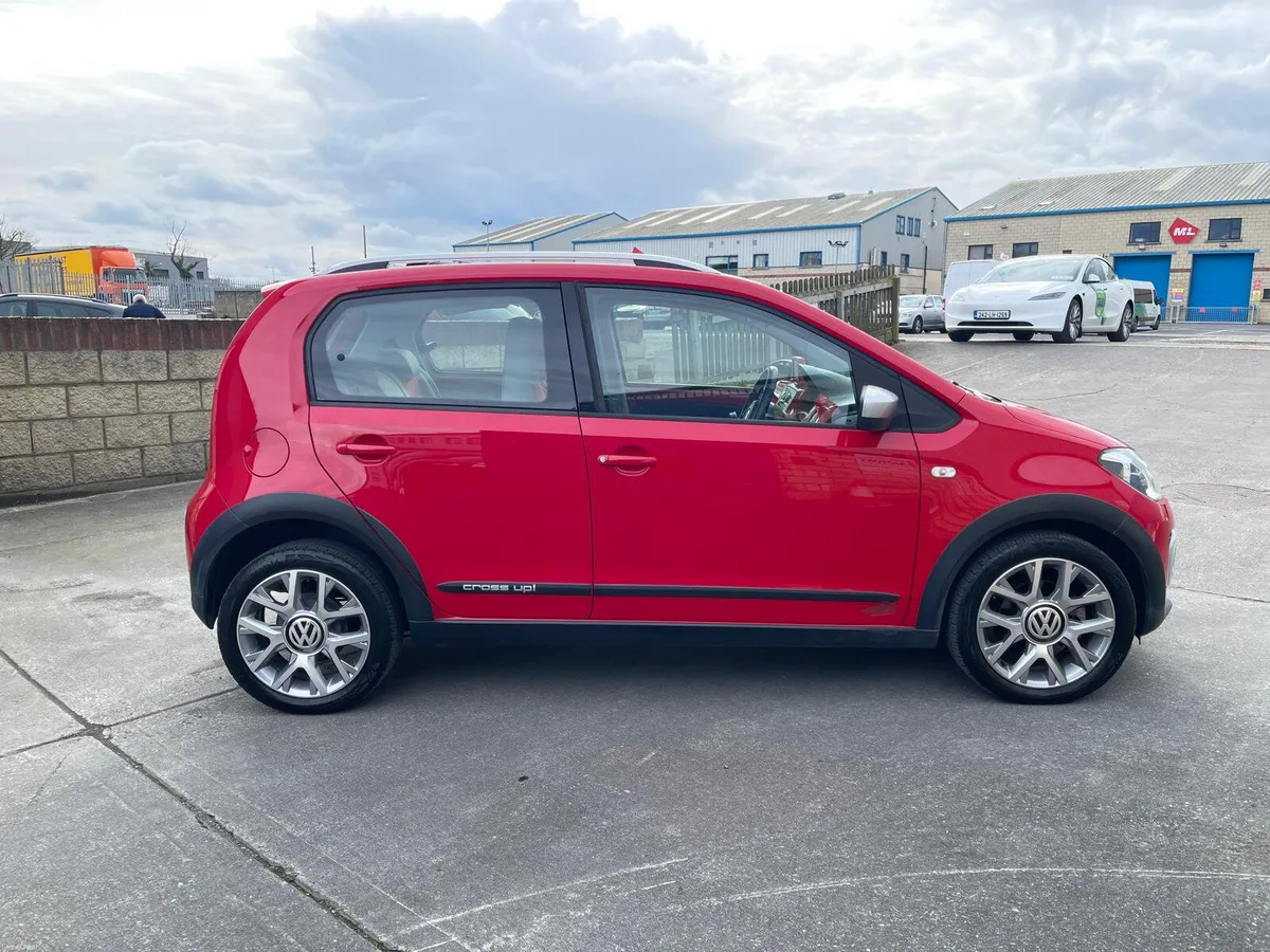 2015 Volkswagen Cross up! 5DR AUTO//NEW NCT - Image 4