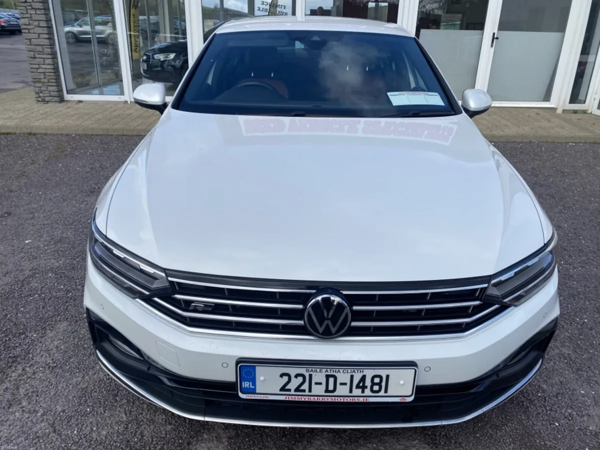 Volkswagen Passat R-LINE 2.0 TDI MANUAL 6SPEED FWD - Image 2