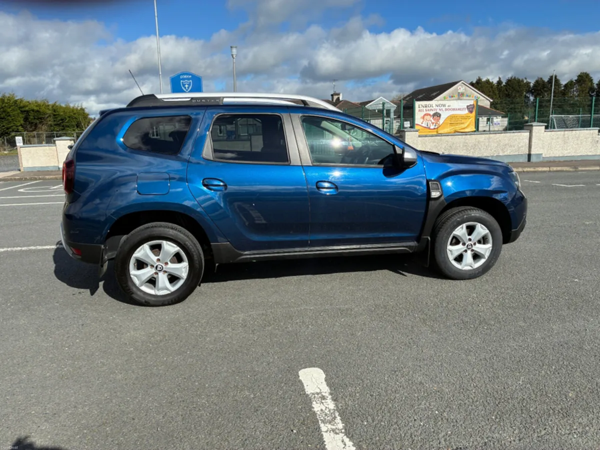 Dacia Duster COMFORT BLUE DCI 115 MY 4DR - Image 3