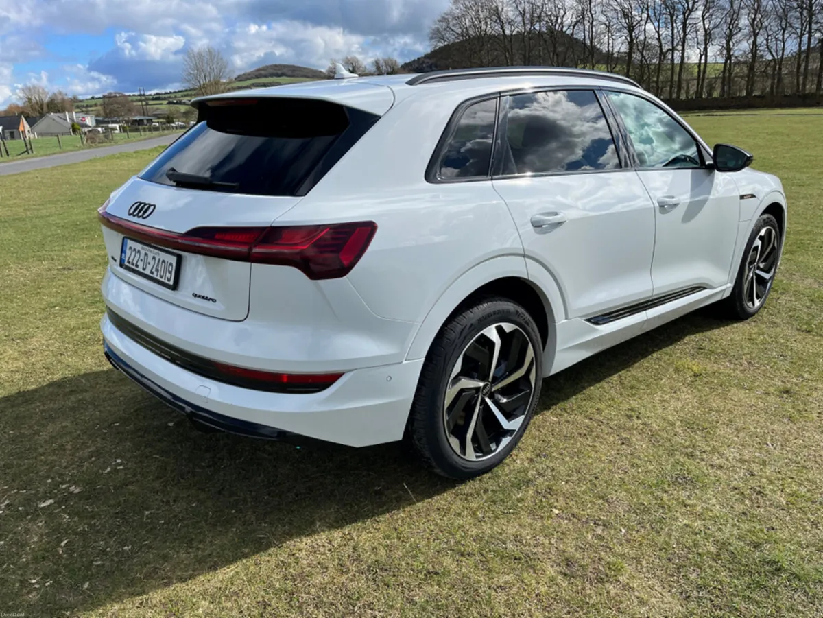 Audi e-tron S LINE QUATTRO 55 5DR A - Image 3