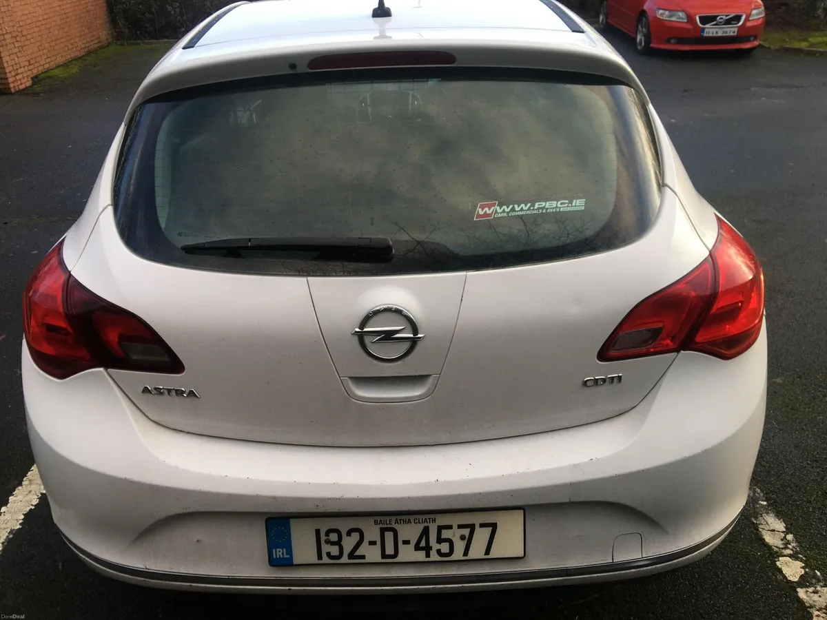 Opel Astra 2013 - Image 3