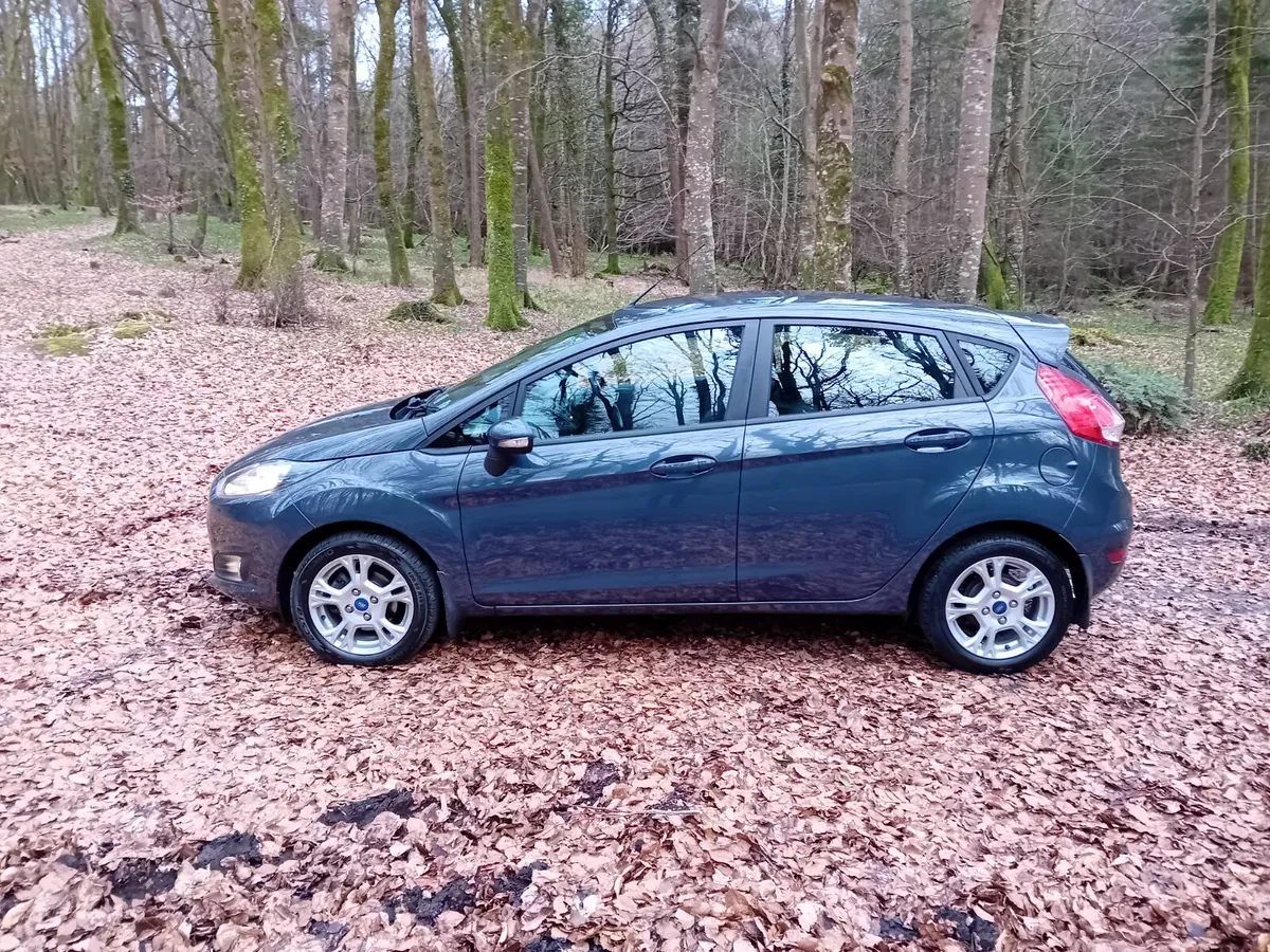 131 FORD FIESTA , 1.0i ZETEC 5 DR ONLY 107 KLMS - Image 4