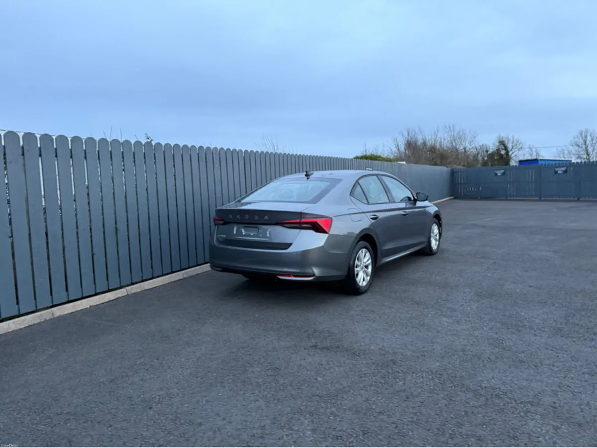 Skoda Octavia 2024 SKODA OCTAVIA SALOON SE TECHNOL - Image 3
