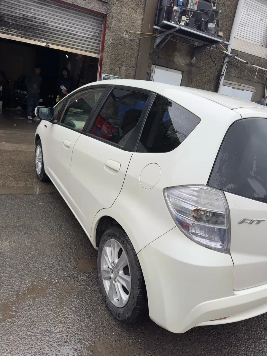 Honda fit 2014 - Image 4