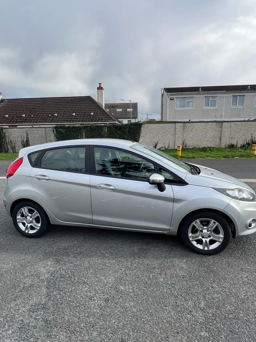 Ford Fiesta 2009 - Image 2
