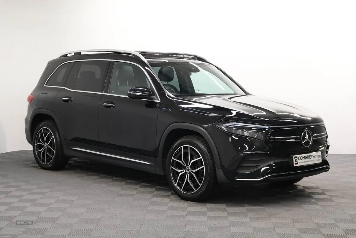 Mercedes-Benz EQB 300 AMG Line - Image 1