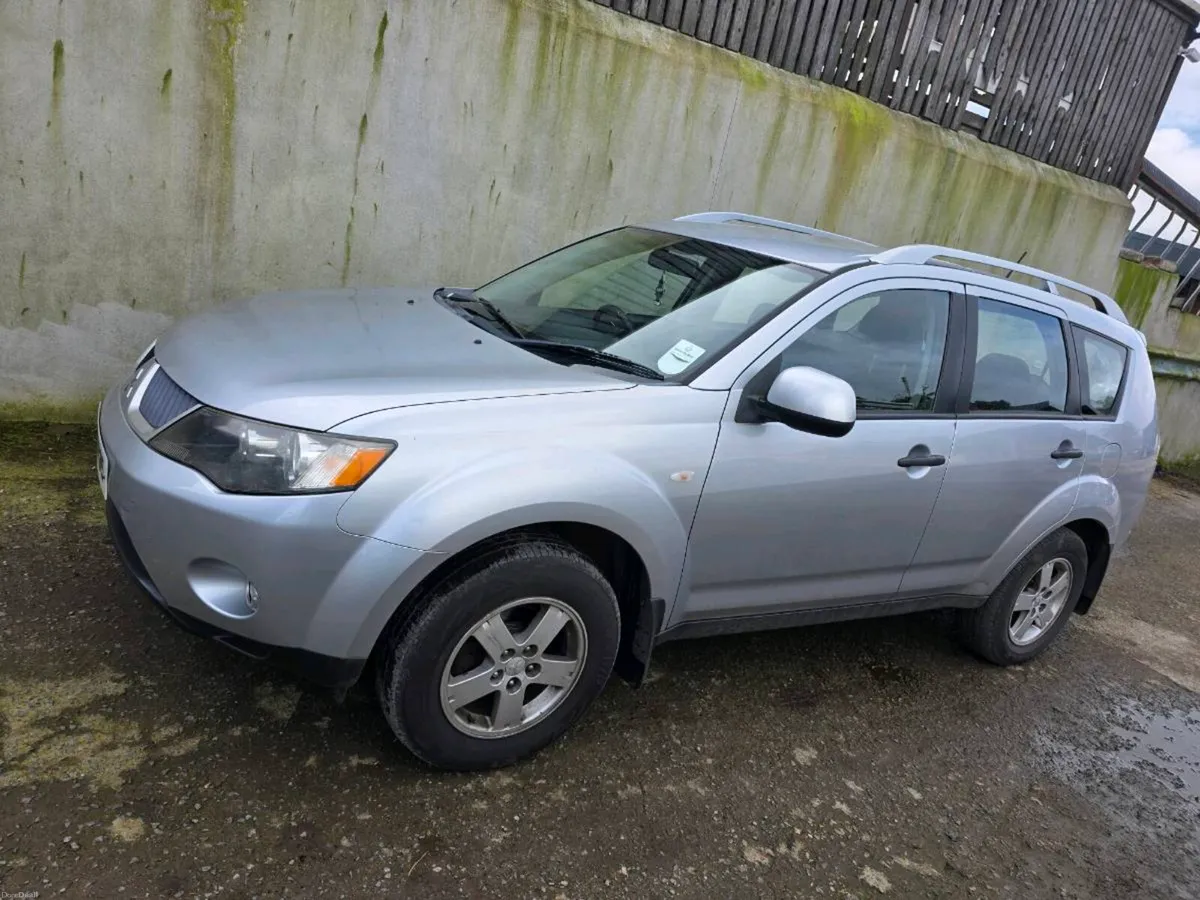 2008 Mitsubishi Outlander - Image 1