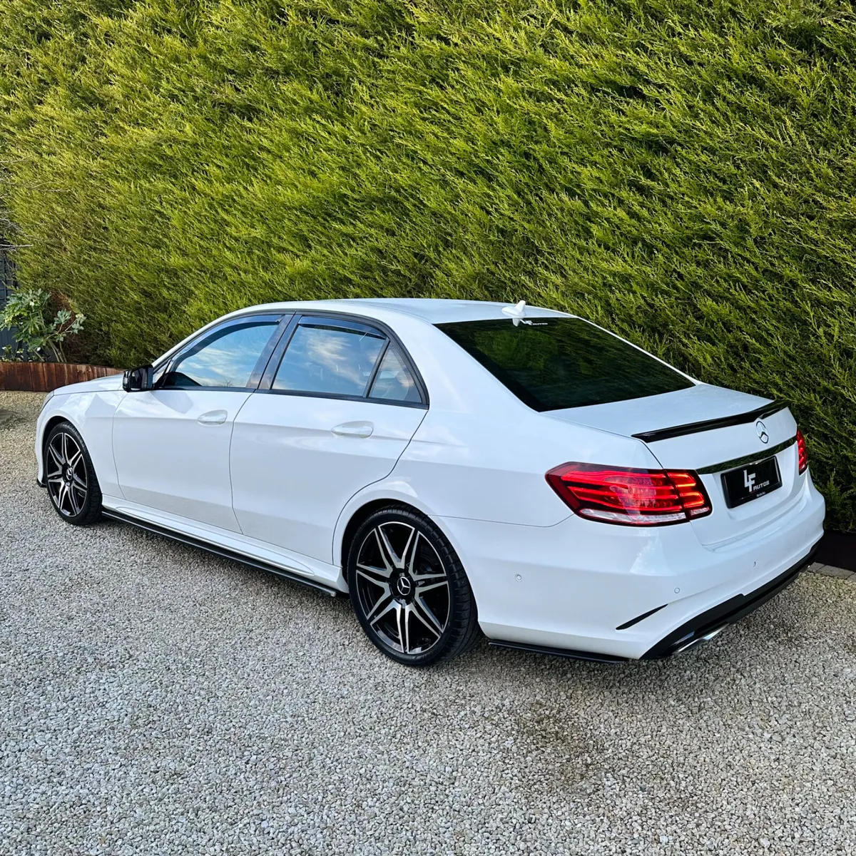 2015 MERCEDES BENZ E220 AMG NIGHT PACK - Image 4