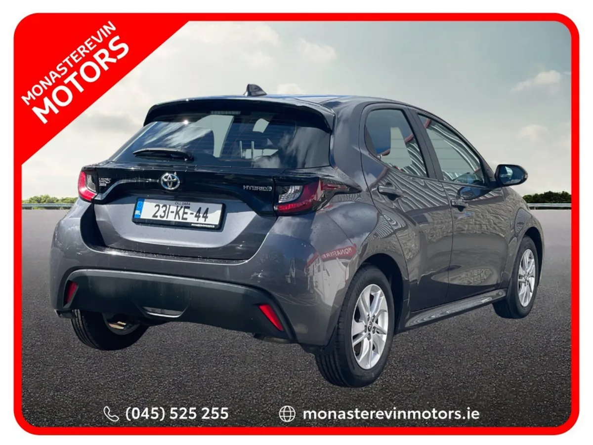 Toyota Yaris 1.5 HYBRID LUNA 4DR AUTO - Image 3