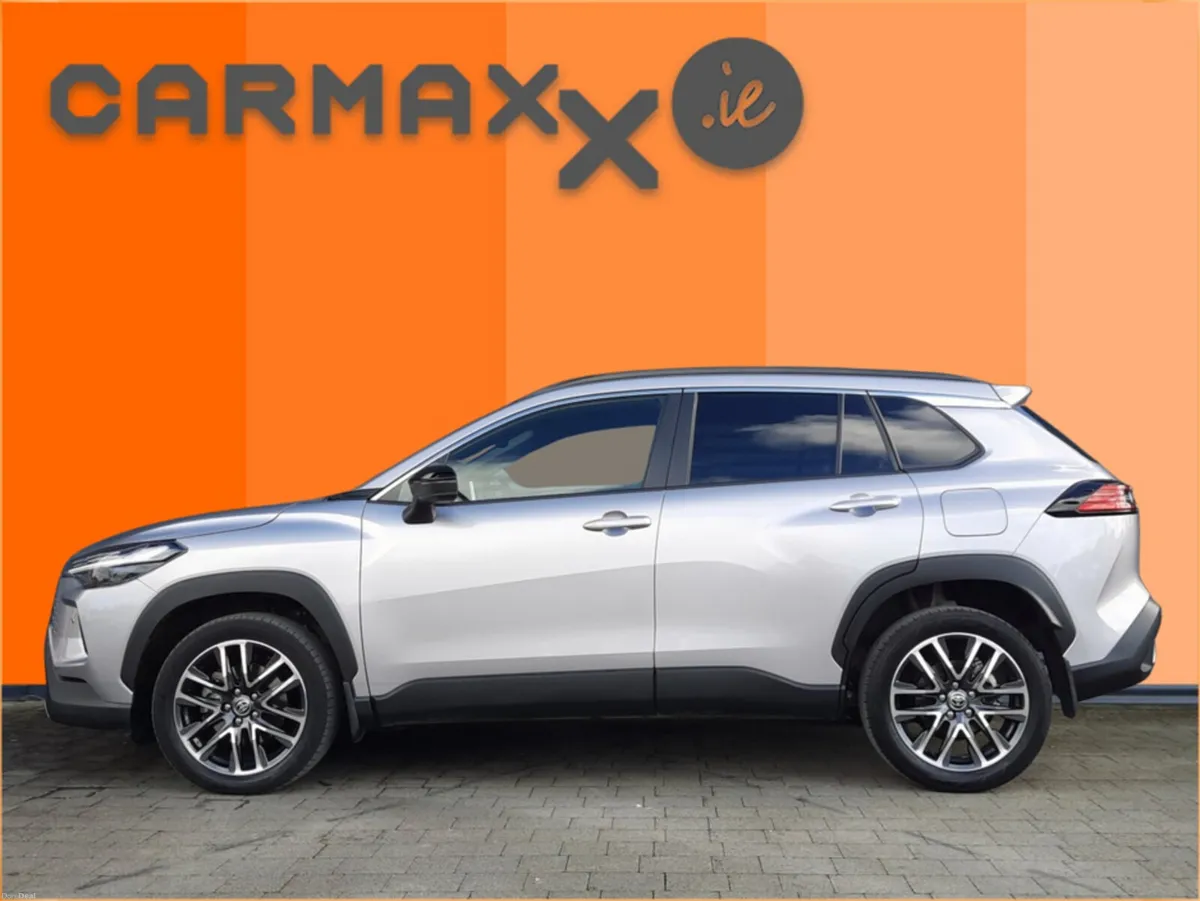 Toyota Corolla CROSS SOL - Image 4