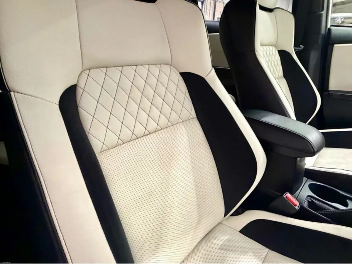 Toyota Auris 162 G Package Leather seats - Image 4