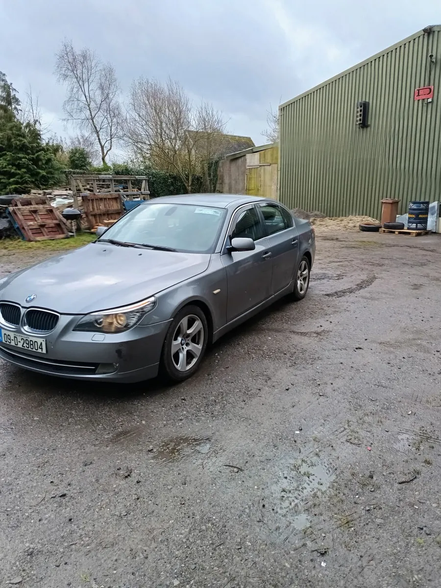 BMW 5-Series 2009 - Image 3