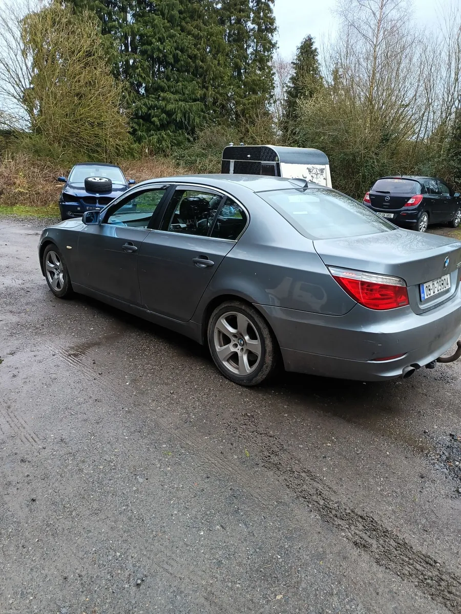 BMW 5-Series 2009 - Image 4