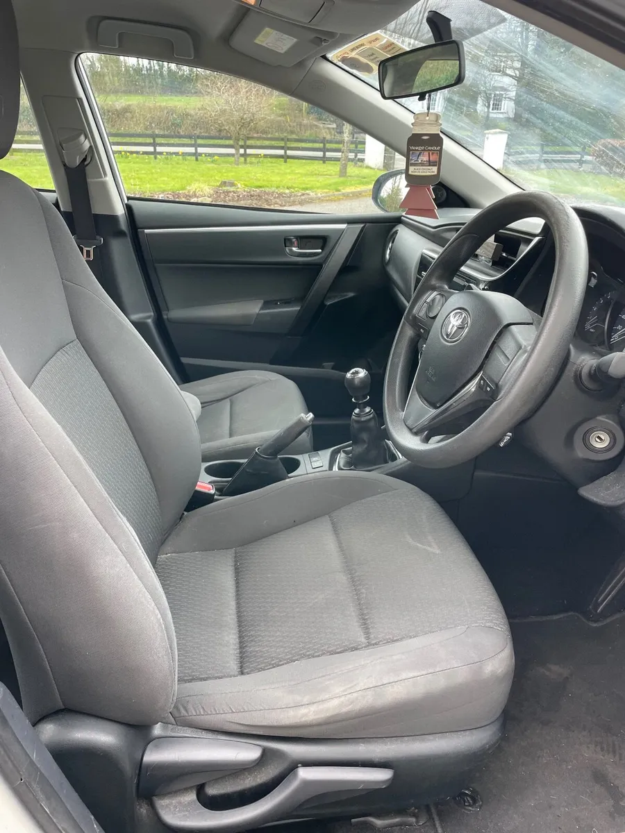 Toyota Corolla 2017 - Image 4