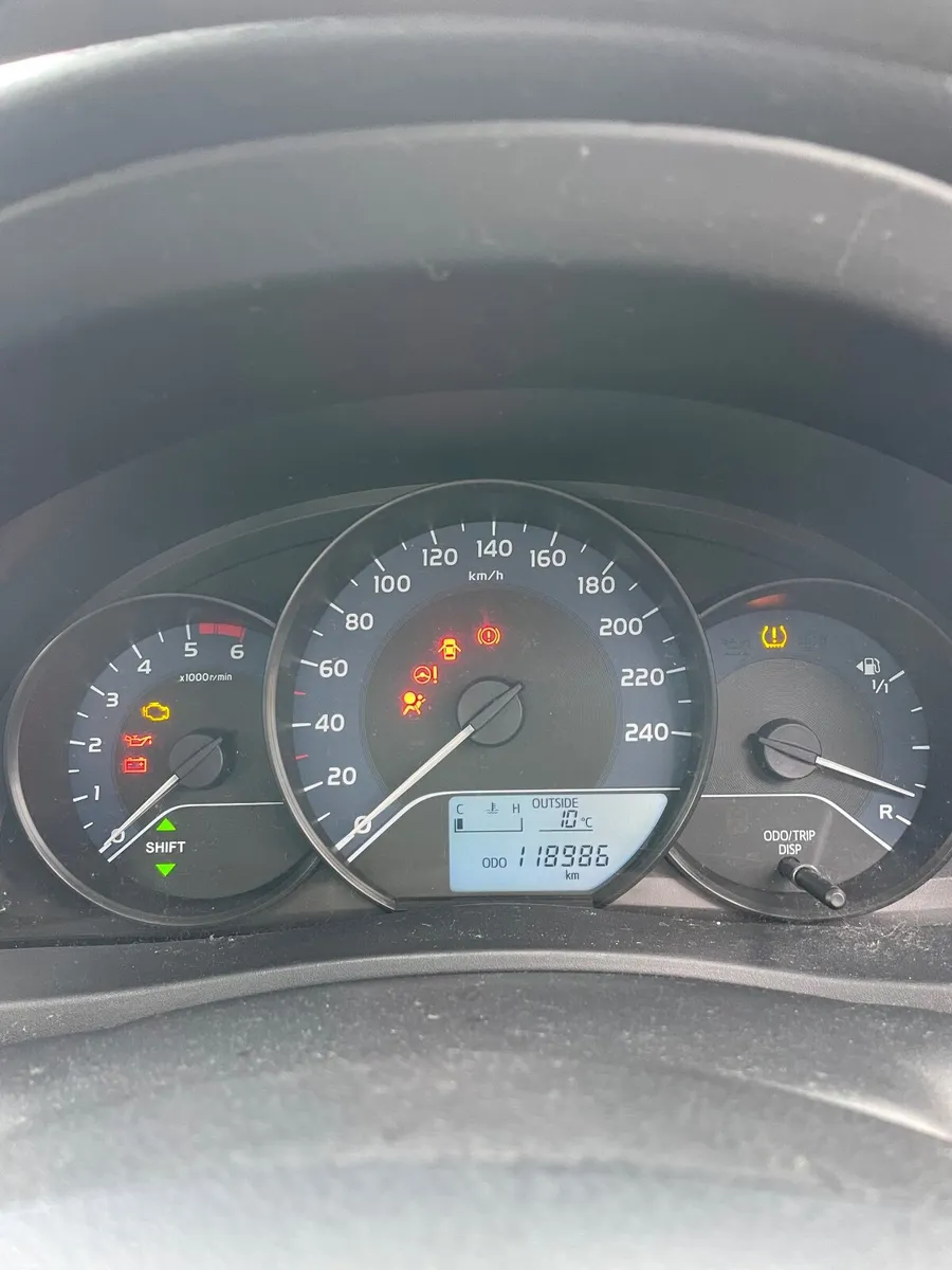 Toyota Corolla 2017 - Image 3