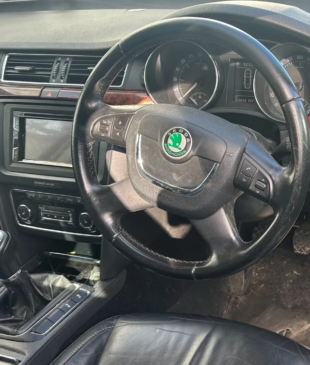 Skoda Superb 2012 - Image 3