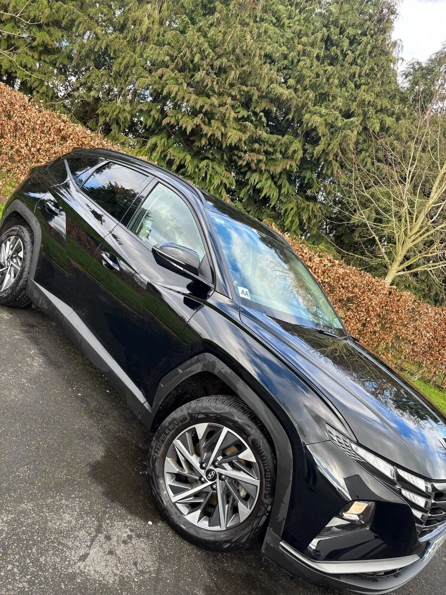 Hyundai Tucson executive / Only 11,000km/ - Image 3