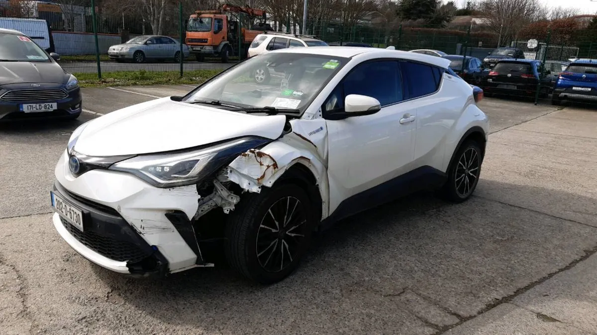 202 Toyota chr hybrid - Image 3